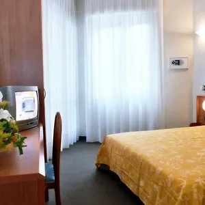 Hotel Engadina ***